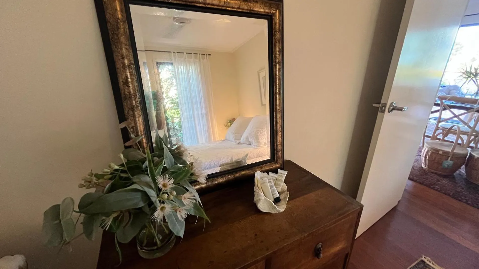 The Cowrie Shell, Hydeaway Bay Bed & Breakfast Hideaway Bay