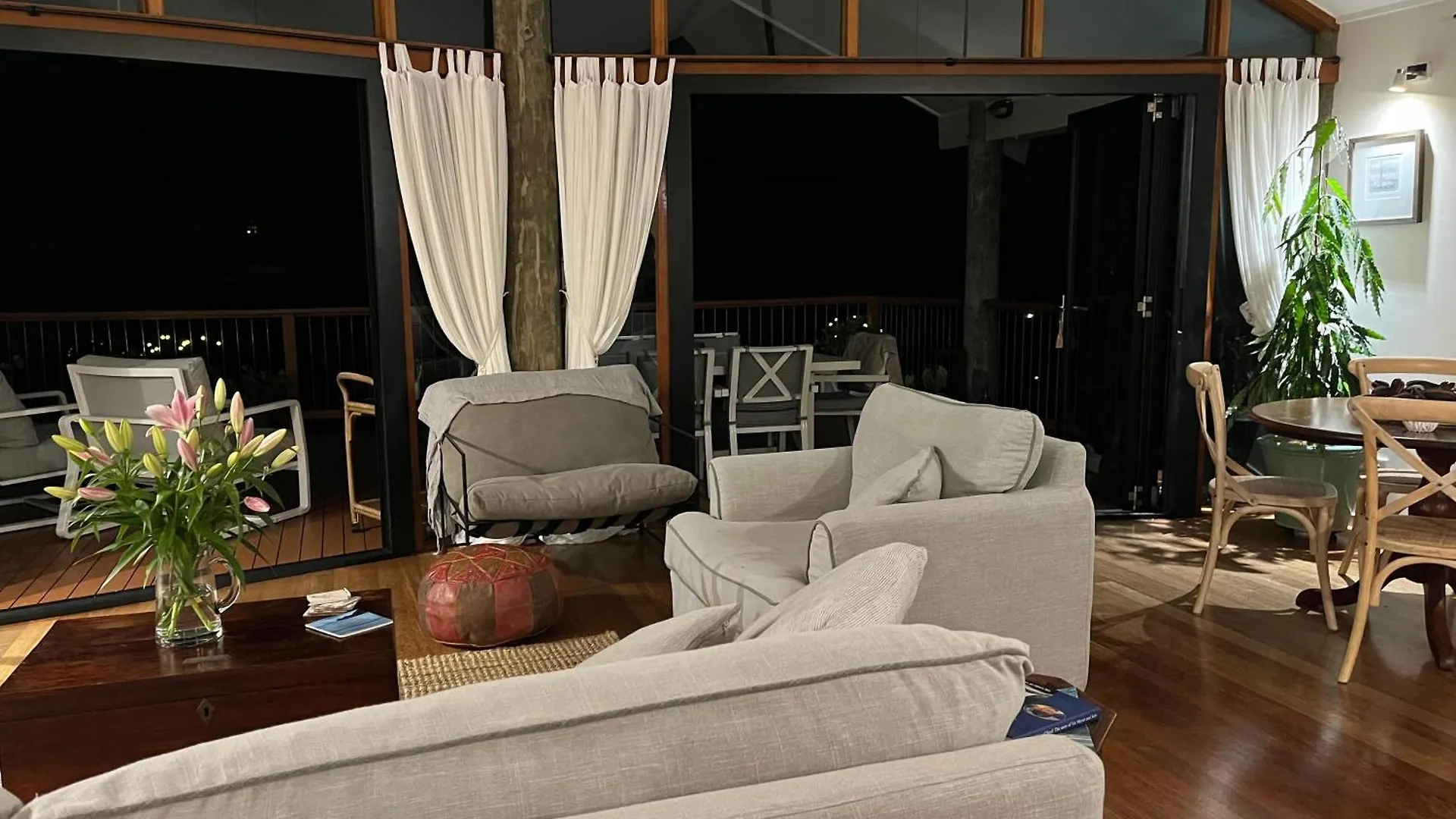 The Cowrie Shell, Hydeaway Bay Bed & Breakfast Hideaway Bay Australia