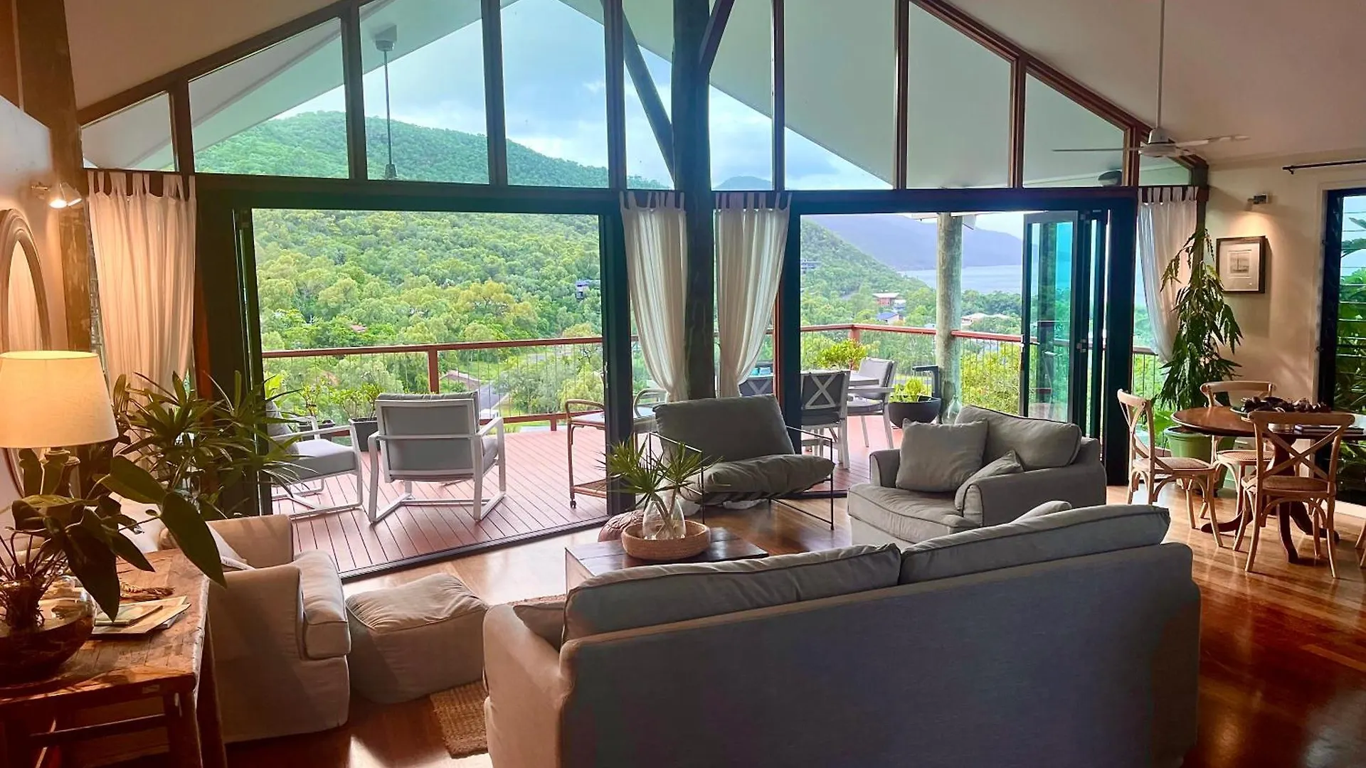 The Cowrie Shell, Hydeaway Bay Bed & Breakfast Hideaway Bay