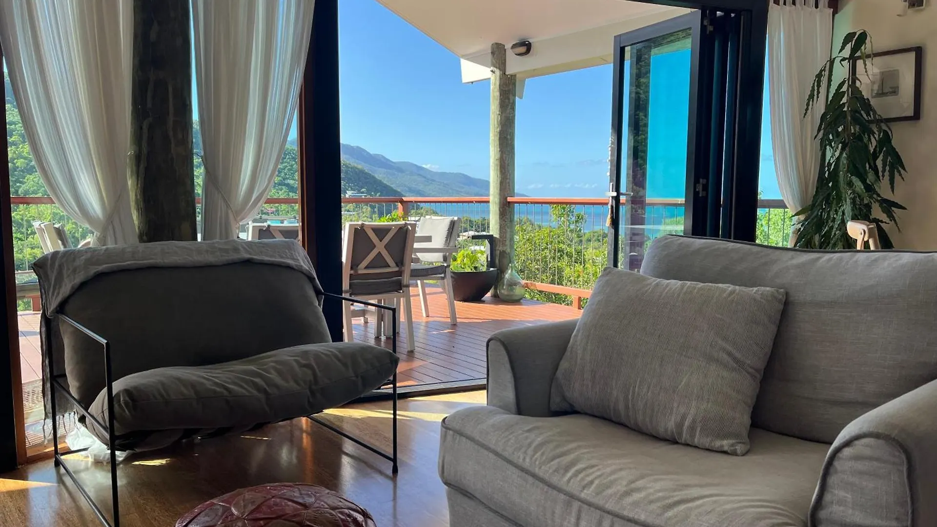 The Cowrie Shell, Hydeaway Bay Bed & Breakfast Hideaway Bay