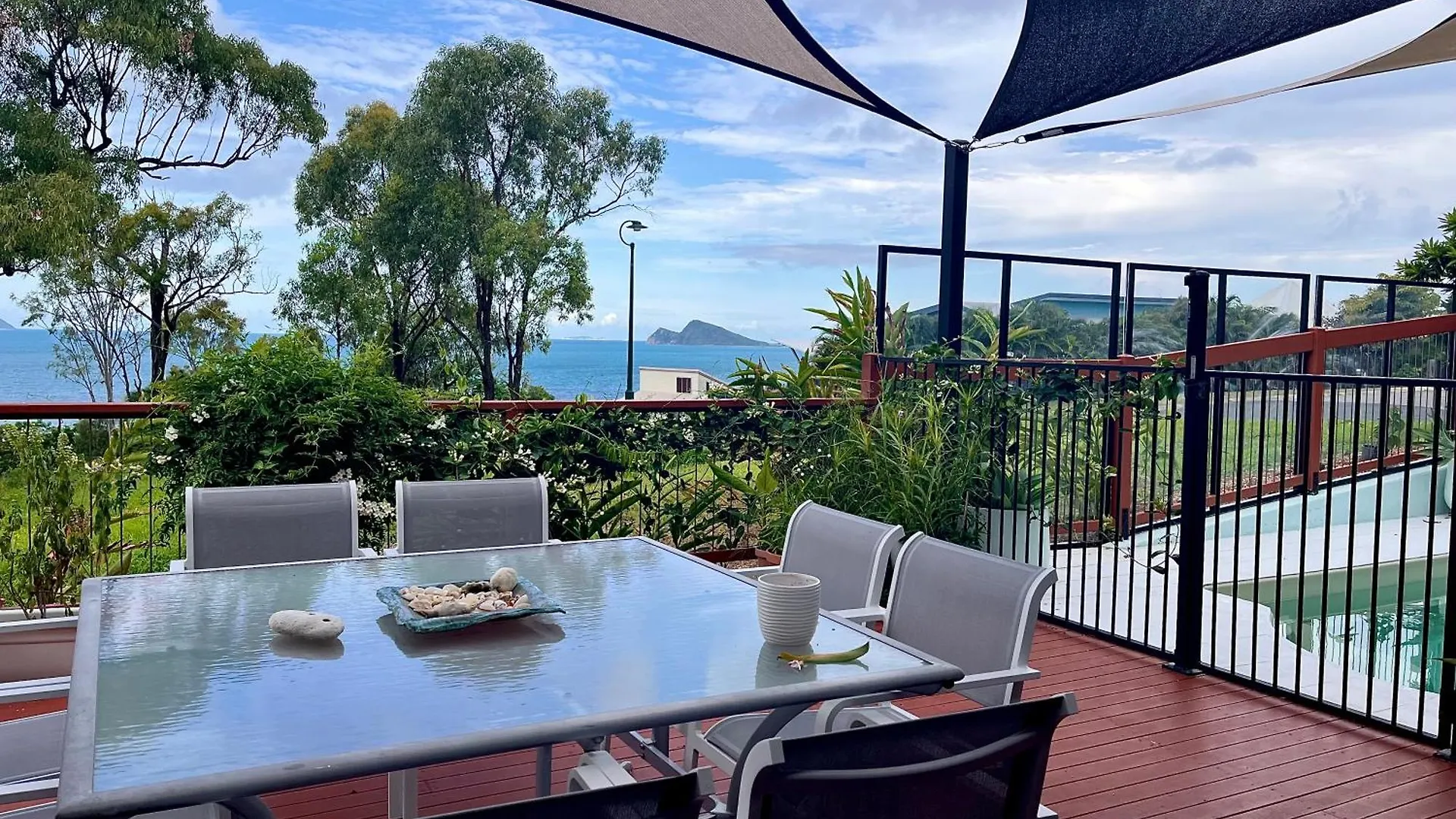 The Cowrie Shell, Hydeaway Bay Bed & Breakfast Hideaway Bay